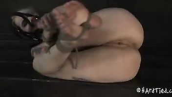 A pretty punk chick needs to endure some pain before she can cum